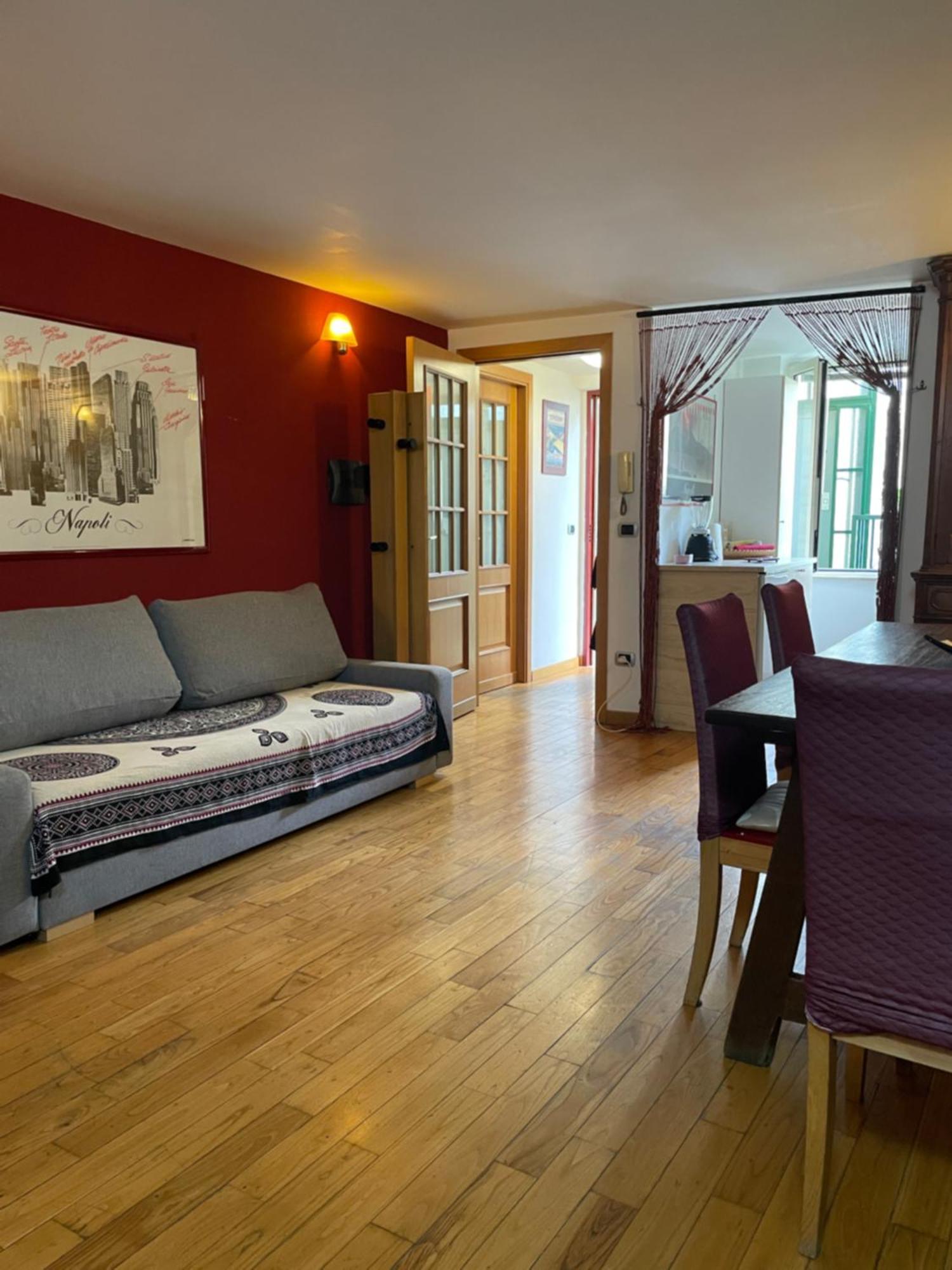 B&B Trieste&Trento نابولي المظهر الخارجي الصورة